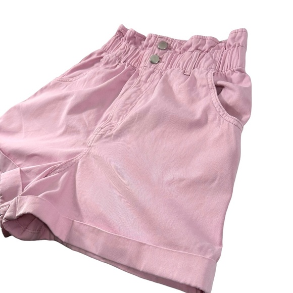 Women's | H&M | Pink Cotton Double Button Ruffle Trim High Paper-bag Shorts - Picture 3 of 6
